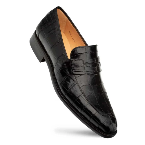 Mezlan Piccolo Black alligator penny loafer, front angle showing scale pattern texture