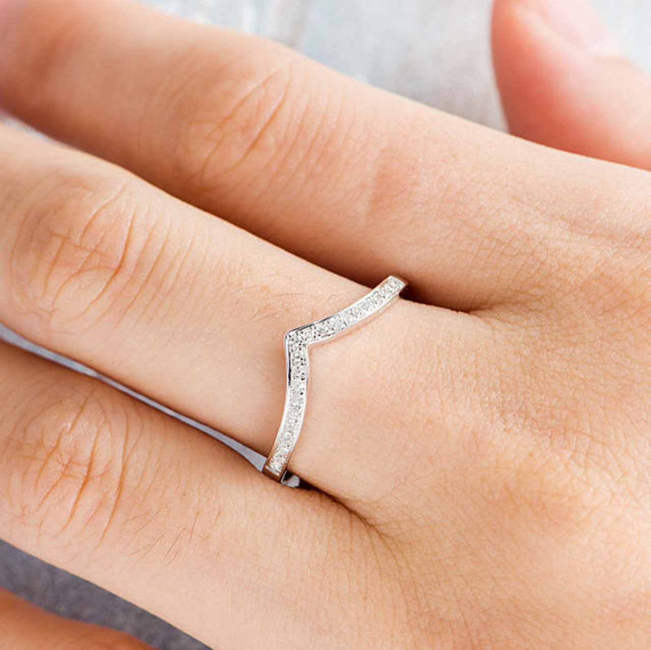 Women's v shaped wedding bands Clearance