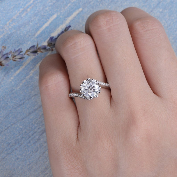 8mm Round Cut Engagement White Gold Moissanite Wedding Ring
