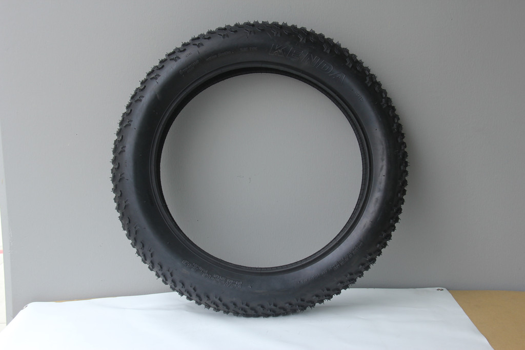 04 - Kenda Tires (Front) (KRUSADE SPORT MUD TIRE)