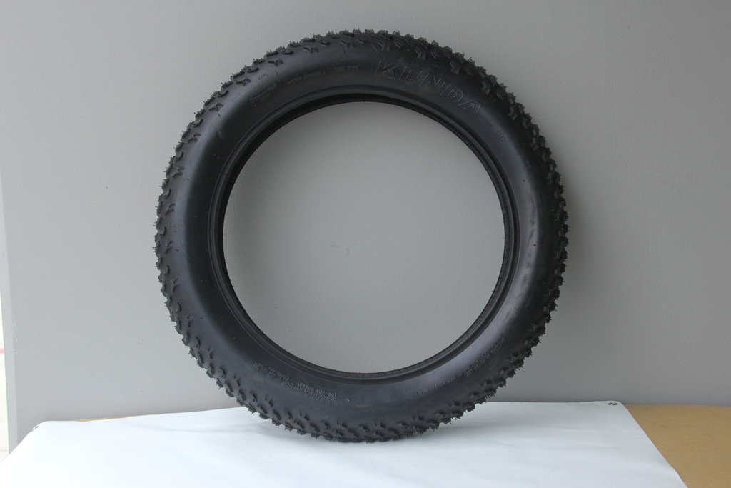 05 - Kenda Tires (Rear) (KRUSADE SPORT MUD TIRE)