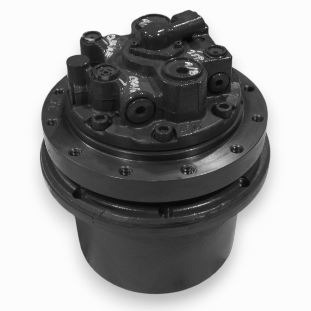 CASE TR310B Final Drive Motor w/ Speed Sensor - 84586919 - NEW