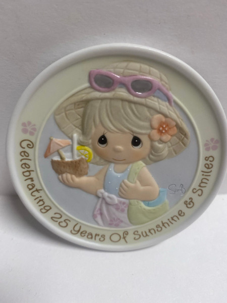 Precious Moments Celebrating 25 Years Anniversary Cruise Medallion 115272 SIGNED