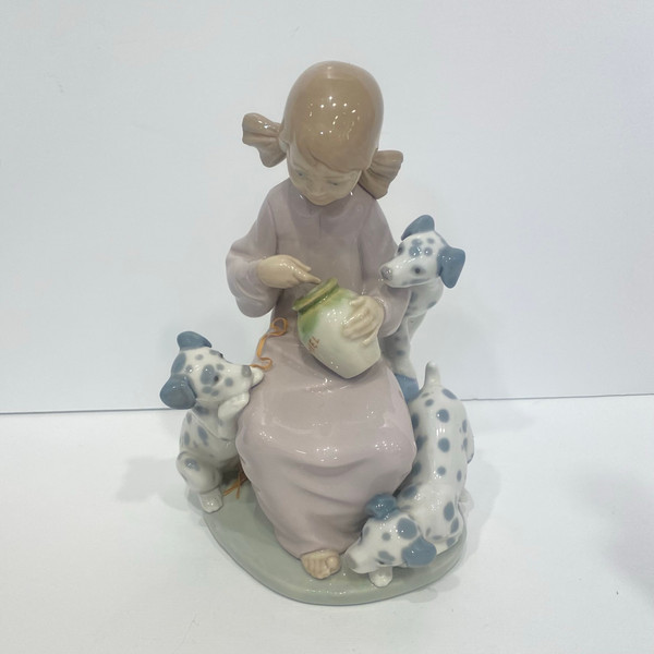 LLADRO “Honey Lickers” Girl with Dalmations Porcelain Figurine 1248
