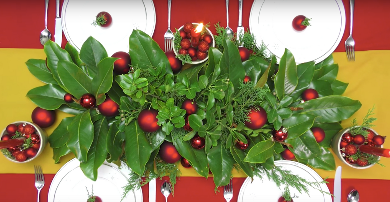 Magnolia Centerpiece will steal the show at Christmas Dinner