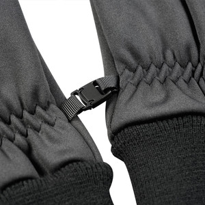 Häkchen zum Befestigen beider Handschuhe