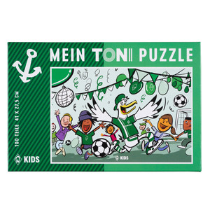 Toni mit Kindern auf einer Fußballparty