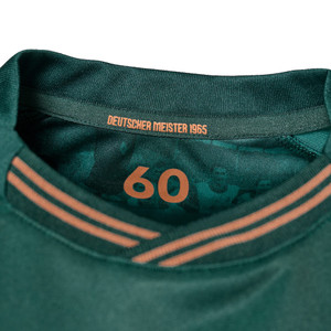 bronzener „Deutscher Meister 1965“-Schriftzug  bronzener „Deutscher Meister 1965“-Schriftzug