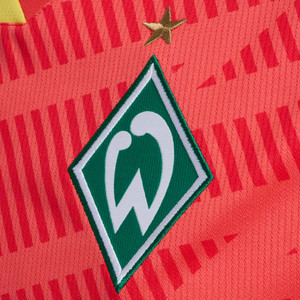 Werder Raute auf rotem Torwarttrikot Werder Raute auf rotem Torwarttrikot
