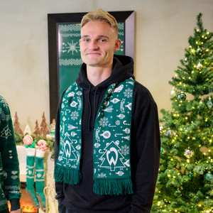 Amos mit Werder-Xmas-Schal