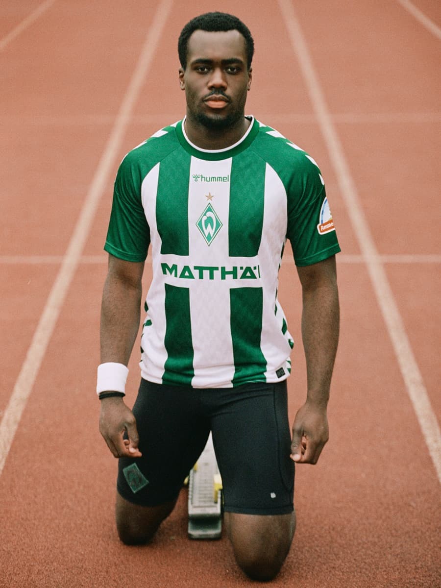 Noah Olabisi im Trikot Home