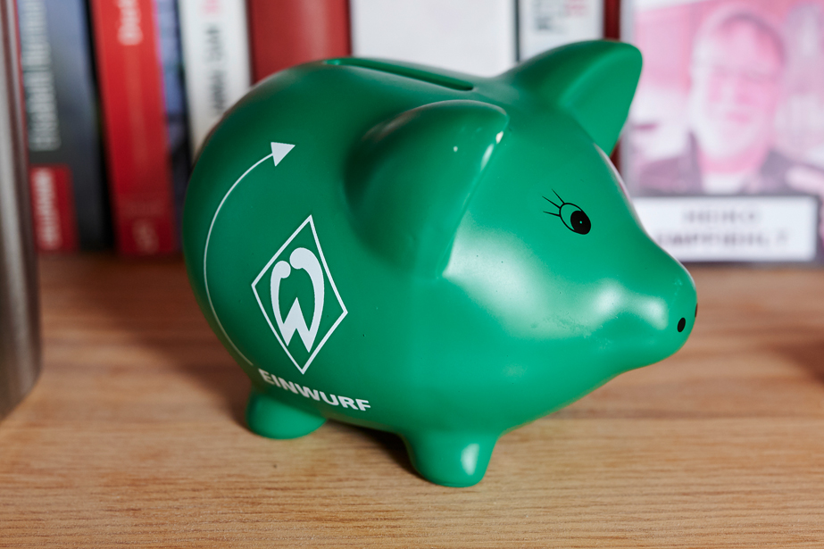 Geschenkgutschein mit Sparschwein-Illustration