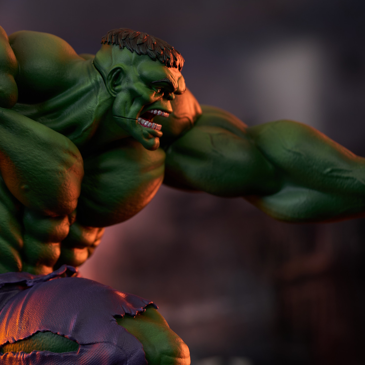 Diamond Select Toys Marvel Gallery: Immortal Hulk Deluxe PVC Statue,  Multicolor