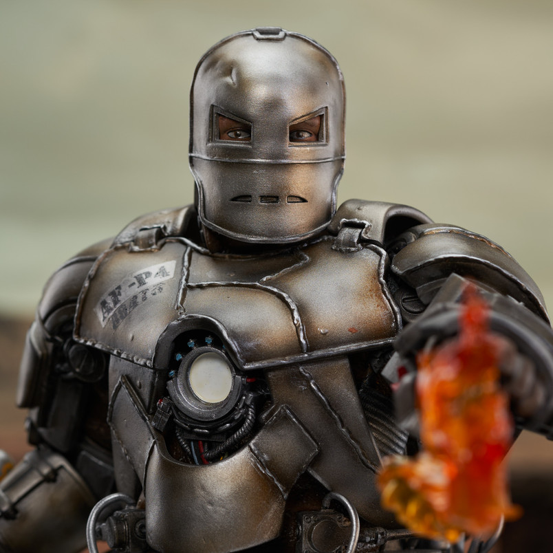 Marvel Studios' Iron Man - Iron Man (MK1) Mini Bust - Detail