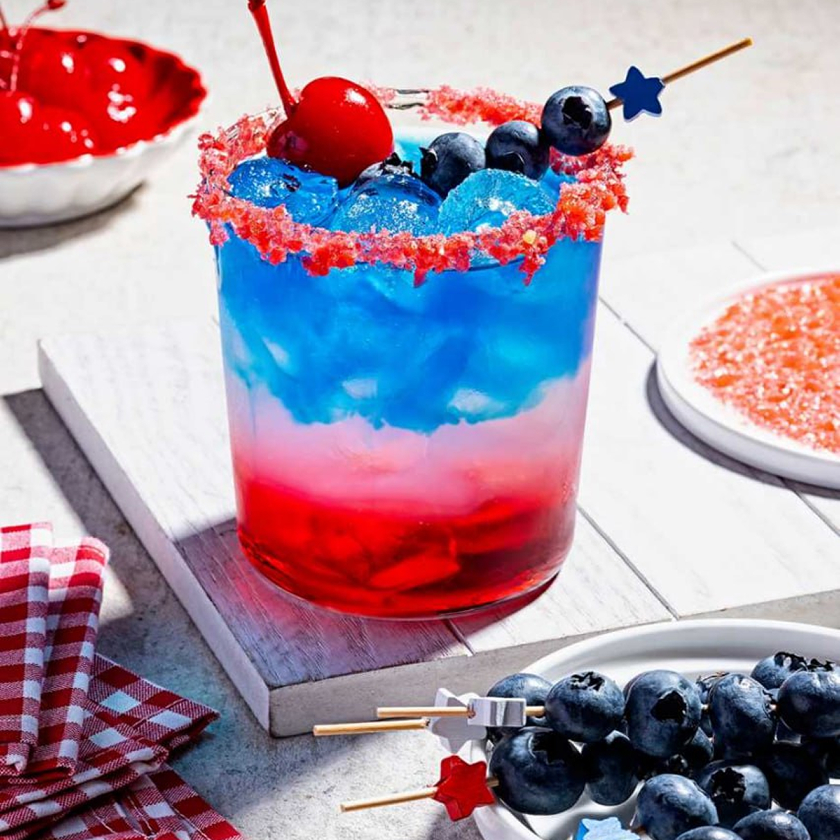 MAKE A COCKTAIL