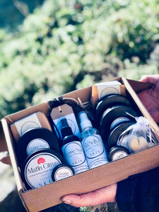 Deluxe Hamper Deluxe Hamper