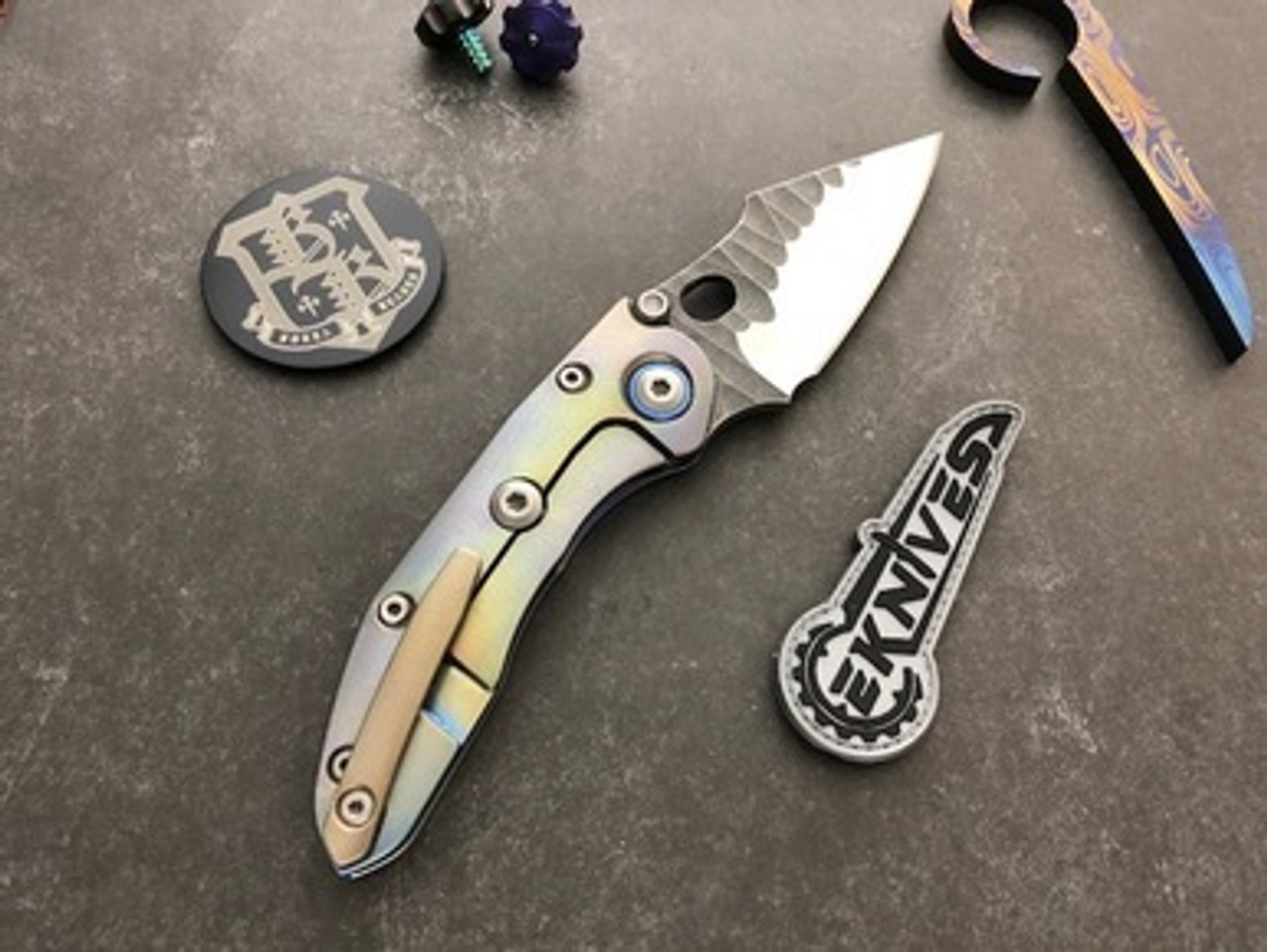 Borka Blades チタニウム チタン ロゴ  パッチ シルバー 銀 Borka Blades Custom Mini Stitch Anodized Titanium Satin M390