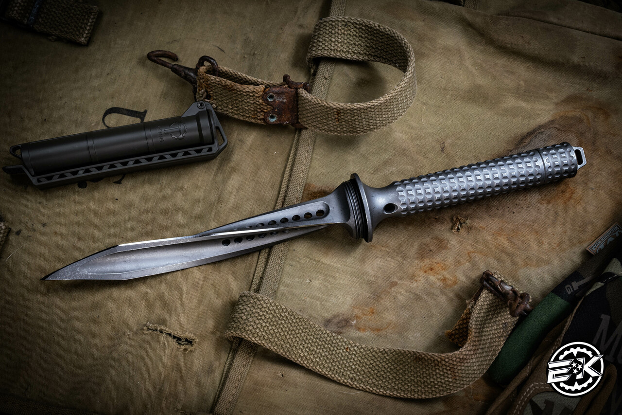 Microtech Jagdkommando Tri-Edge Fixed Blade 7