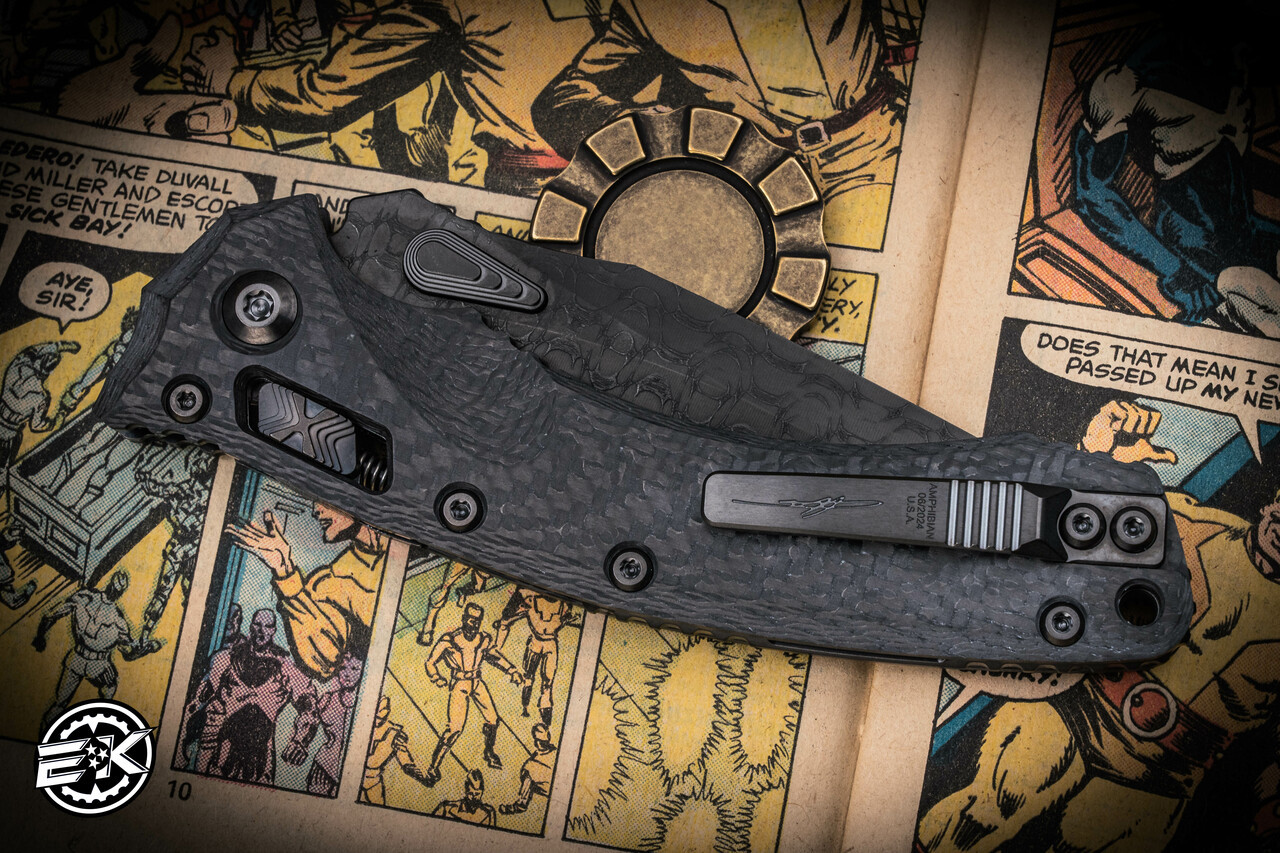 Microtech Amphibian Ram-LOK Folding Knife Carbon Fiber 4