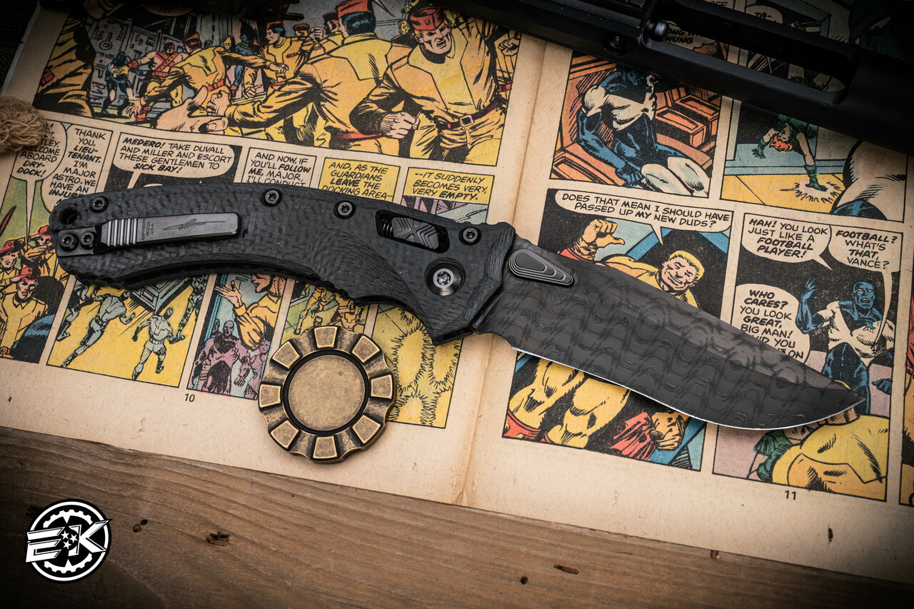 Microtech Amphibian Ram-LOK Folding Knife Carbon Fiber 4
