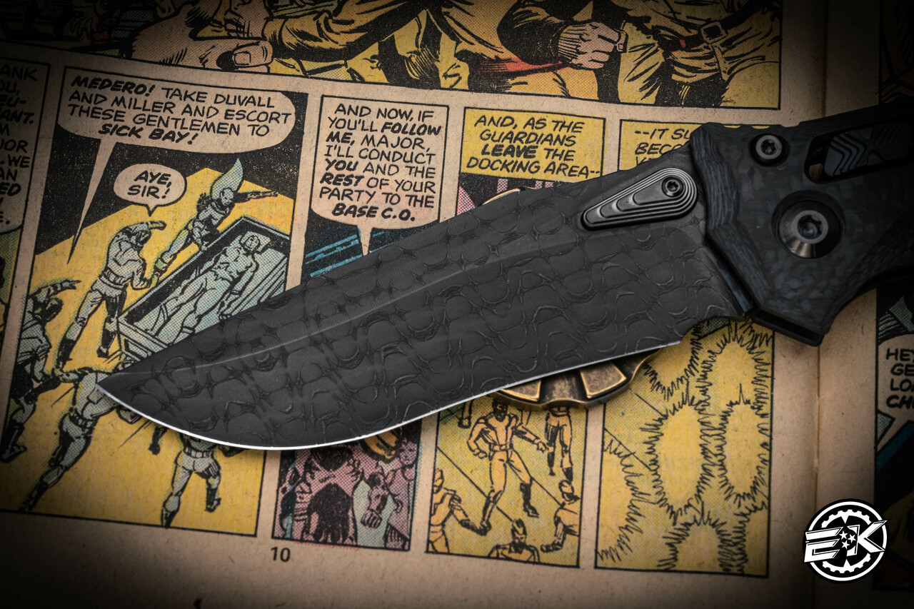 Microtech Amphibian Ram-LOK Folding Knife Carbon Fiber 4