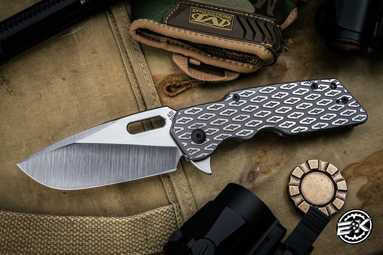 A2D Attn2Detail Mark 1 Large Titanium 