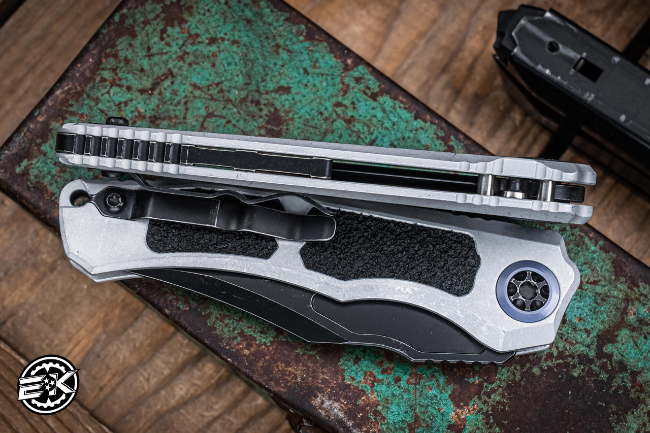 Heretic Knives Wraith V4 Automatic Blizzard 3.6