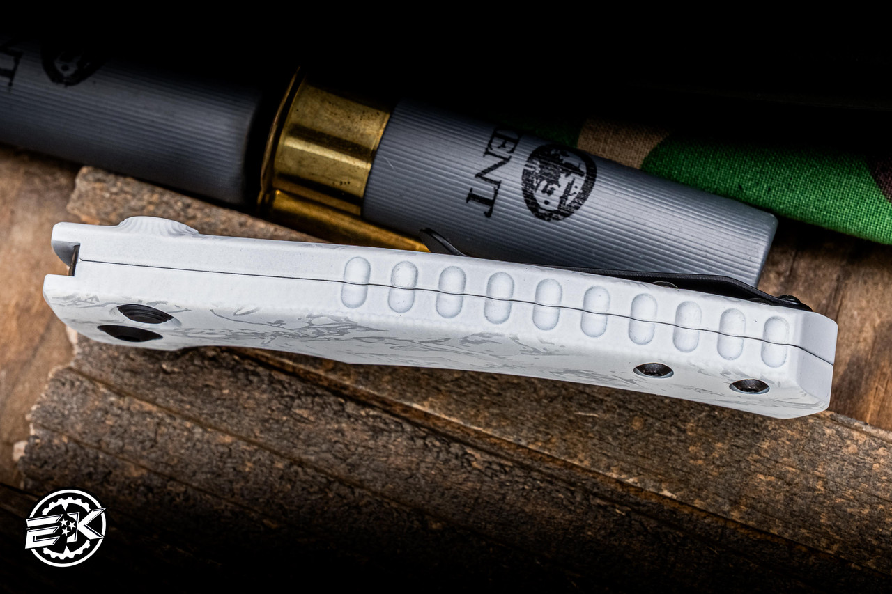 Defiant 7 Valmara Automatic Knife White Camo Aluminum 3.2