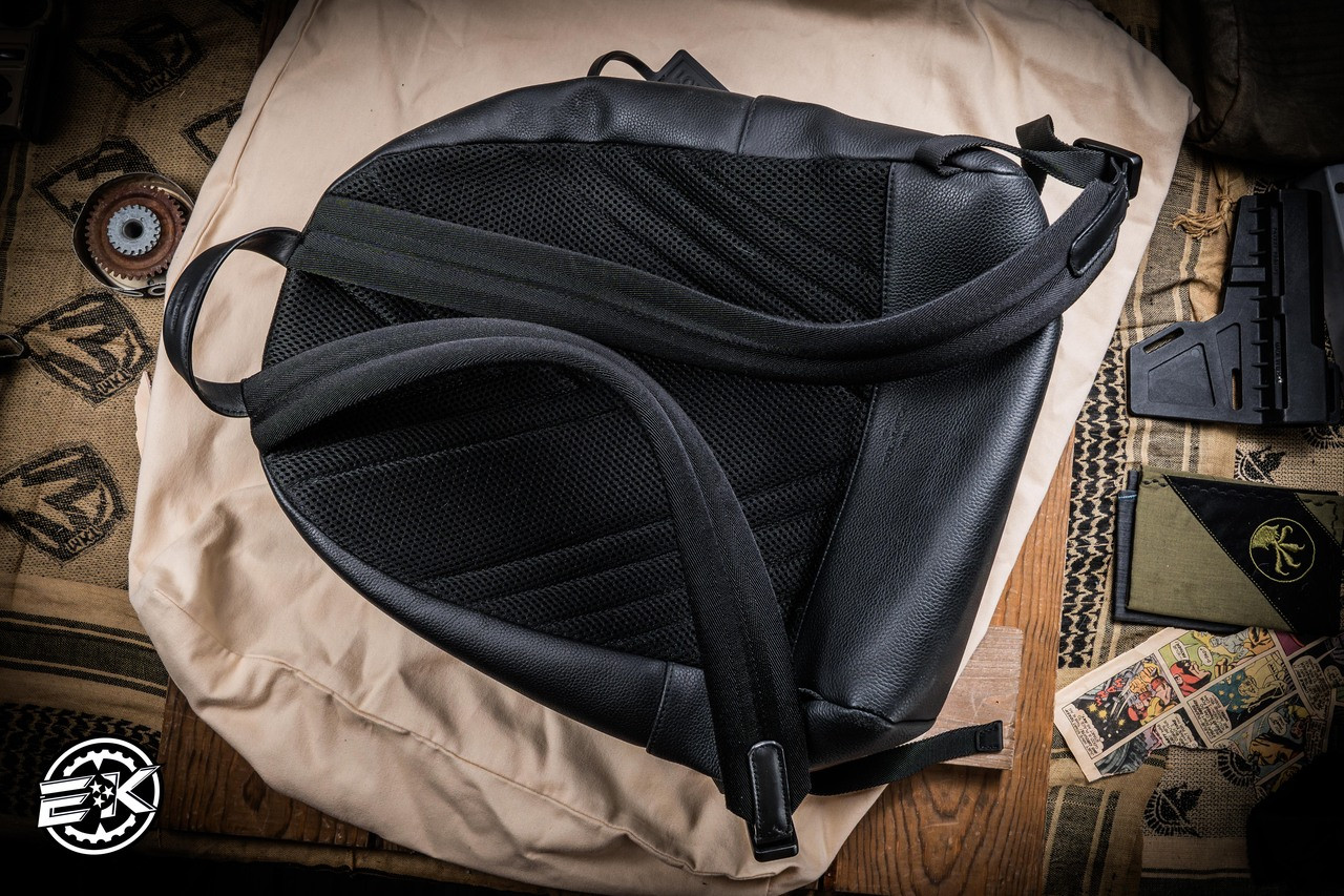 Preowned-Authentic Louis Vuitton Backpack Takeoff Black Leather Unisex Preowned-Authentic Louis Vuitton Backpack Takeoff Black Leather Unisex