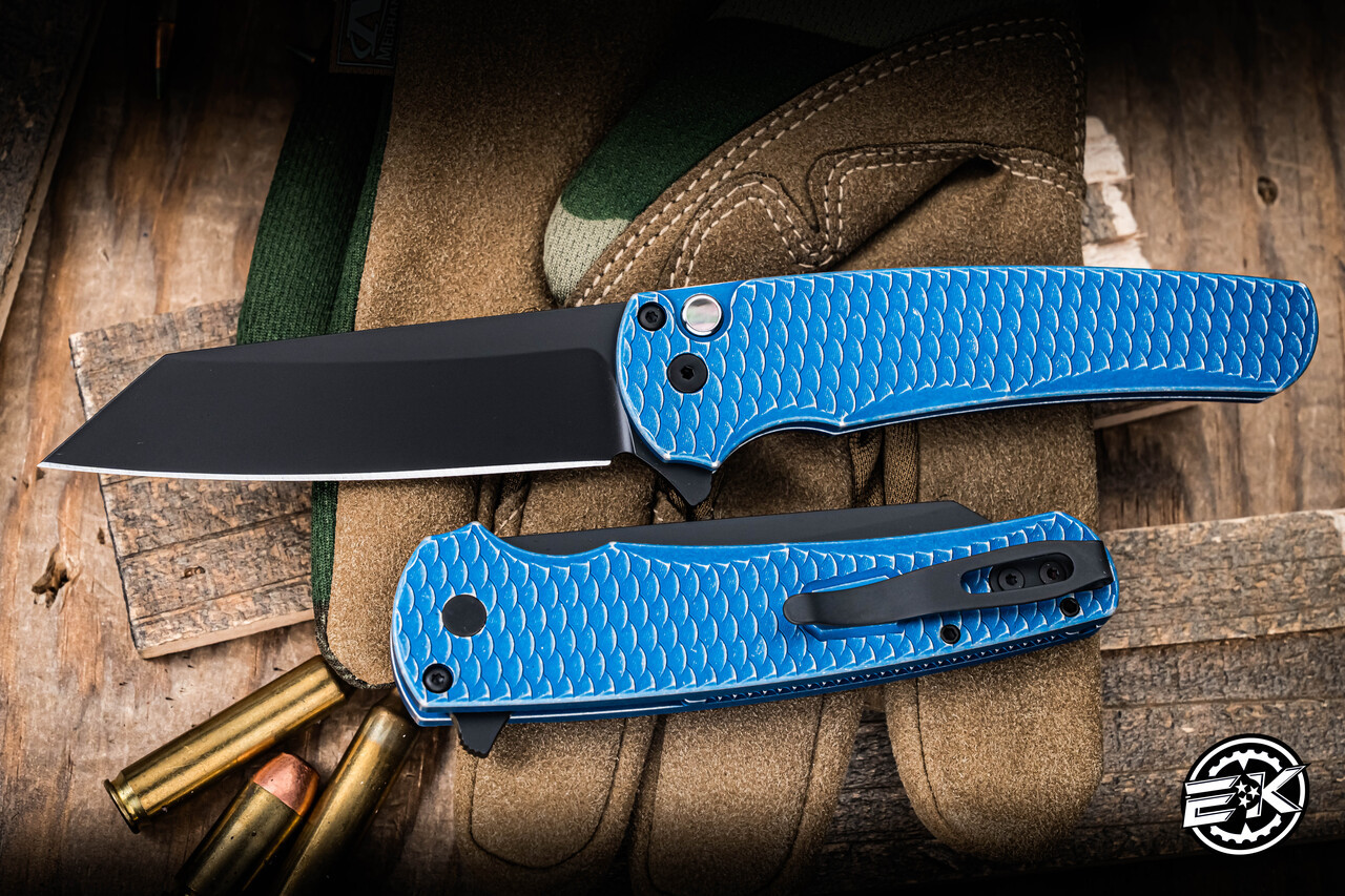 凸守たかね 新刊セット Blue-Blooded ProTech Malibu Flipper Blue Battleworn Dragon Scale 3.25