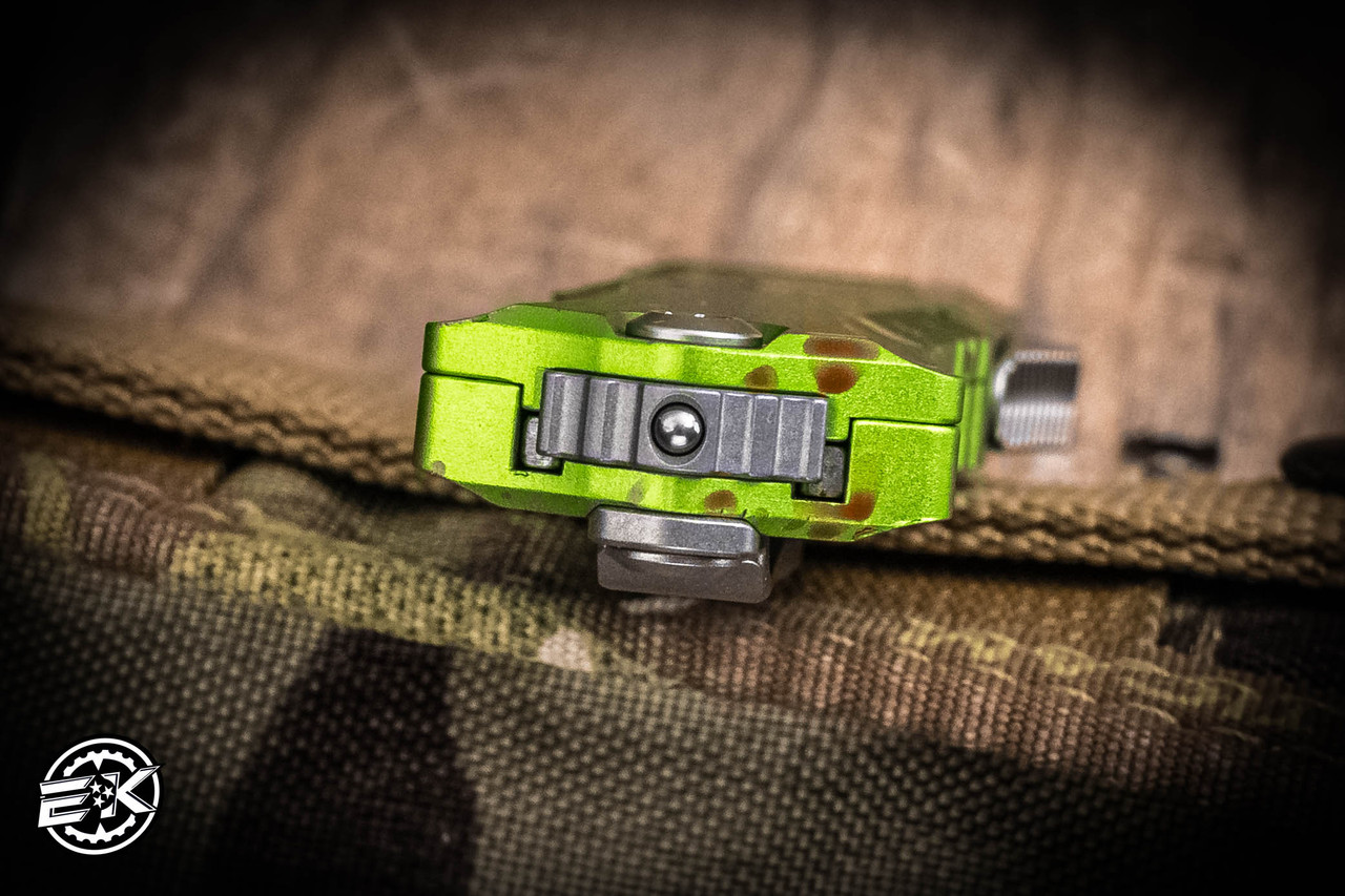 Microtech Hera II Mini OTF Automatic Knife Zombie 3