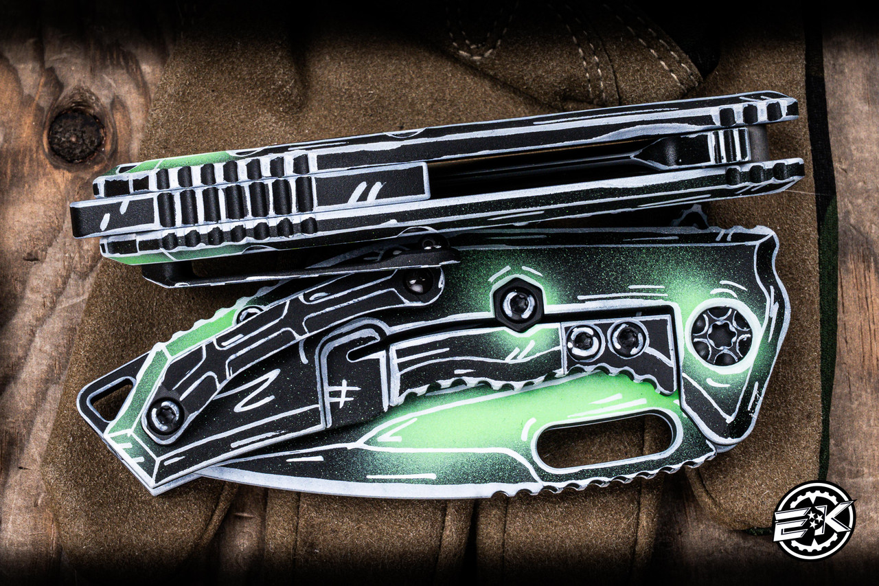 Heretic Knives Medusa Manual Knife Negative Toxic Green Cel-Shade