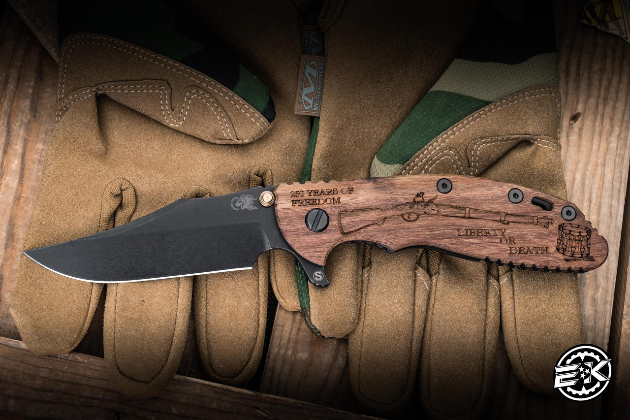 Hinderer XM-24 Vintage Series Walnut/Battle Flags Titanium 4