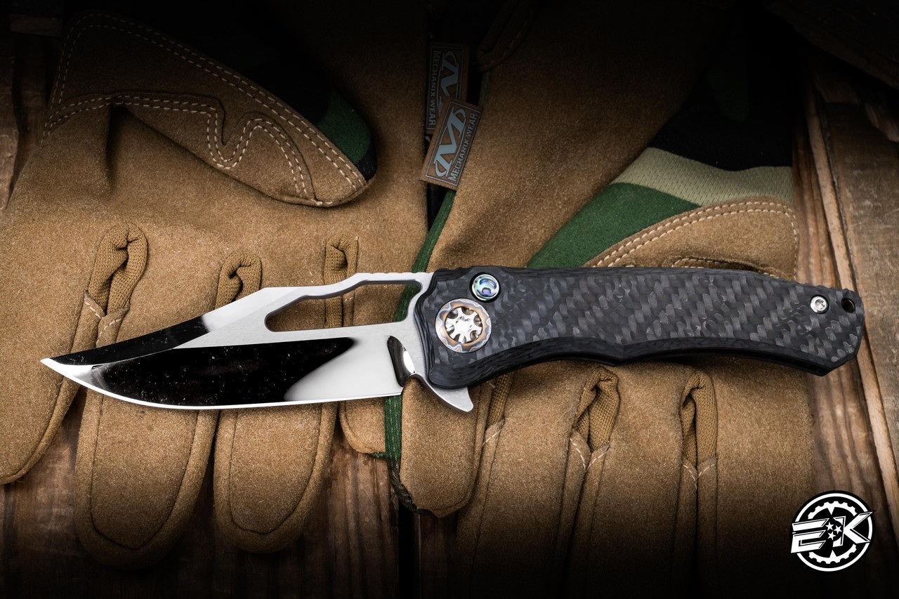 Heretic Knives Wraith V4 Manual Flipper Carbon Fiber 3.75