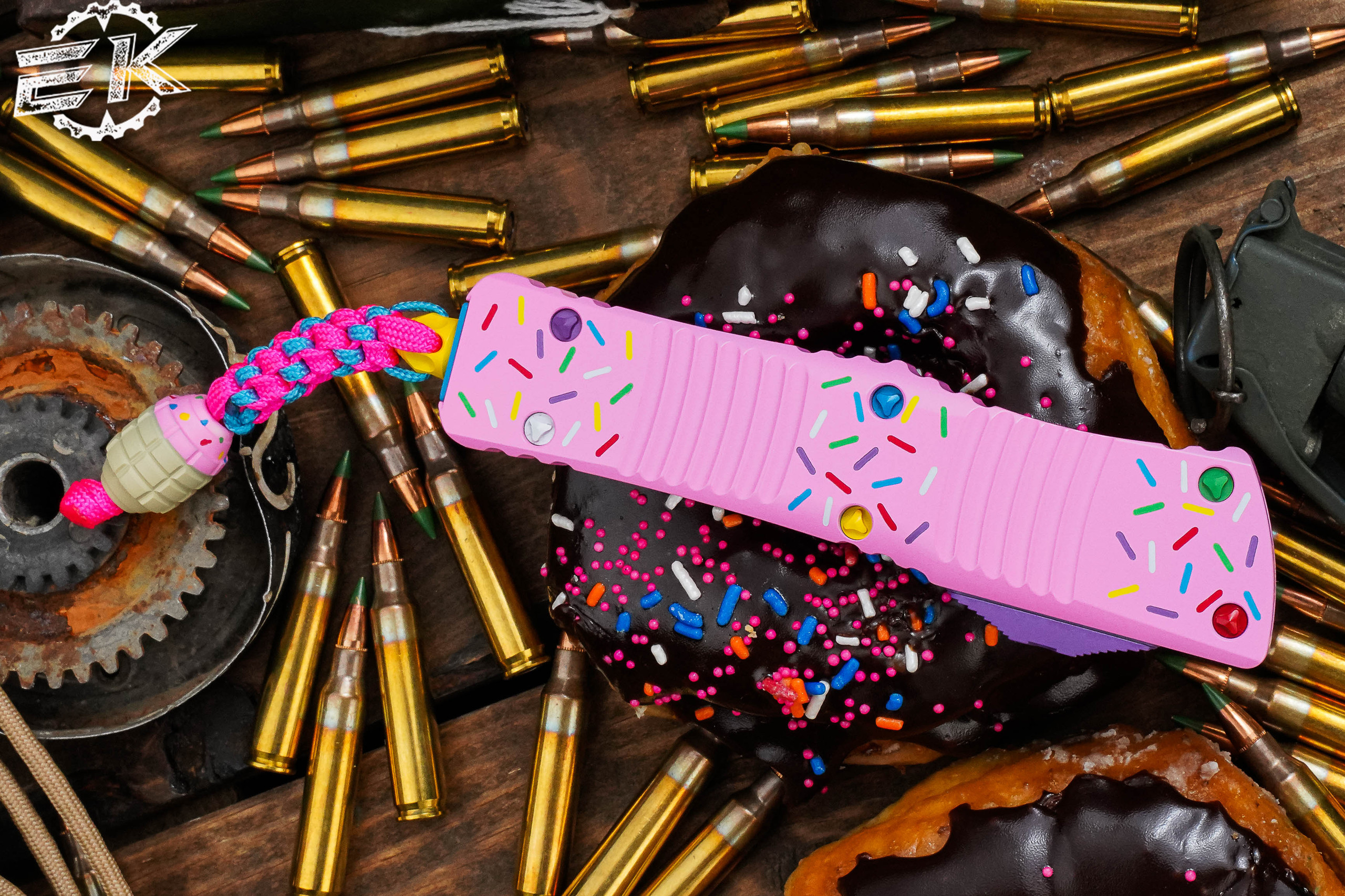 Microtech Combat Troodon "Dessert Warrior" OTF Automatic Knife 3.8" Dagger Serrated 1423DWGS