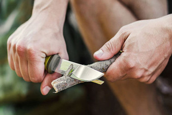 ​Custom Fixed Blade Knives: A Wilderness Survival Essential