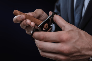 Stop Cutting Your Cigar Like A Rookie; Here's The Right Way!