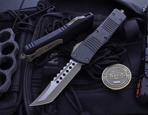 Microtech Combat Troodon CF Top Signature Hellhound Tanto M390 Two Tone Bronze 219-13CF