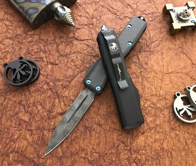Microtech UTX-85 Signature CF Top OTF Blue Accents Damascus DE 232-16CFTI