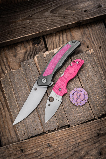 Shirogorov Quantum Ursus Titanium Pink G-10 E-Kamo Inlay 3.75" Cromax Stonewash+Bead, Hitex Chip