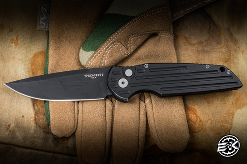 Pre-Owned Protech TR-3 Tactical Response SWAT Operator Automatic Knife Tritium Button Black Aluminum 3.5" 154CM Clip Point Black