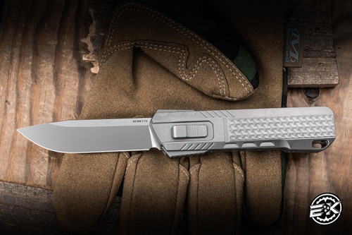Remette RT-Sharp Leopard OTF Gravity Knife Titanium/ Carbon Fiber 2.76" M390 Drop Point Satin
