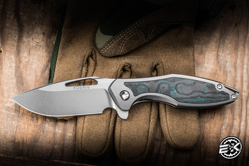 Koenig Knives Mini Arius Flipper Knife Titanium/Teal Camo Carbon Inlay 3" M390 Drop Point Brightwashed Polished Flats