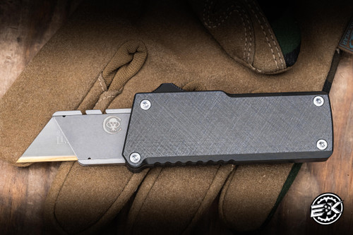 Chaves Handy Utility Blade-CHUB OTF Automatic Knife Dark Gray Crosshatch Aluminum 1" Utility Blade