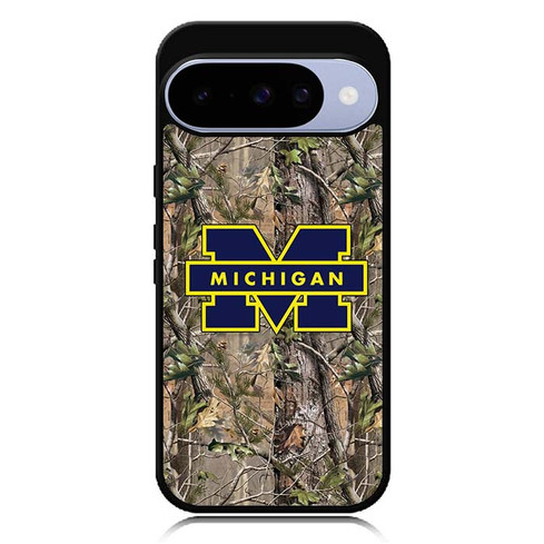 Michigan Wolverines Camouflage Motorola Google Pixel 10 Case