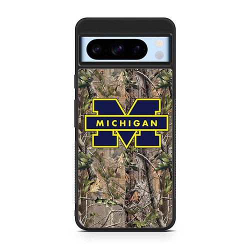 Michigan Wolverines Camouflage Motorola Google Pixel 8 Case