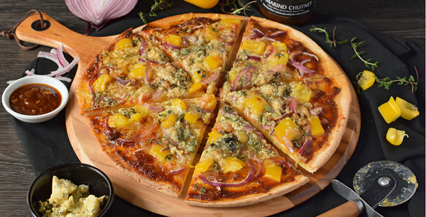 Jenny's Tamarind Chutney Pizza with Creamy Blue Cheese Jenny's Tamarind Chutney Pizza with Creamy Blue Cheese