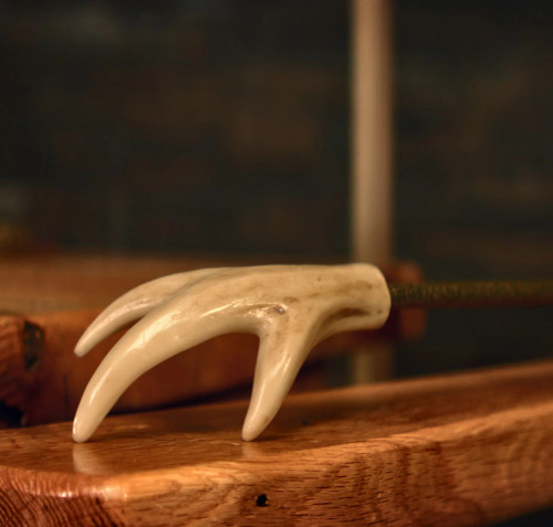 DEER ANTLER BACK SCRATCHER