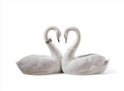 Endless Love Swans Figurine - Thumbnail 5