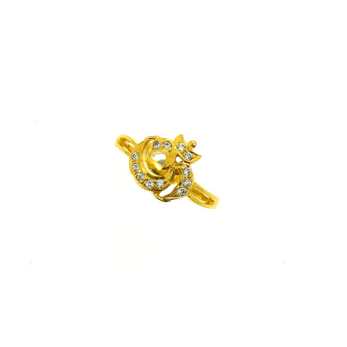 LADIES OM RING FEATUIRNG CZ STONE - 22K YELLOW GOLD 